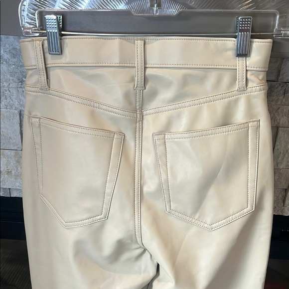 NWT Abercrombie & Fitch Cream 90s Straight Leg High Rise Vegan Leather 2/26 - Picture 9 of 10